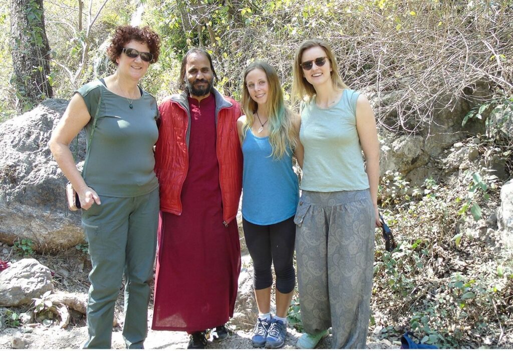 monfulence Meditation Teacher Traing Student With Swami Dhayn Samarth