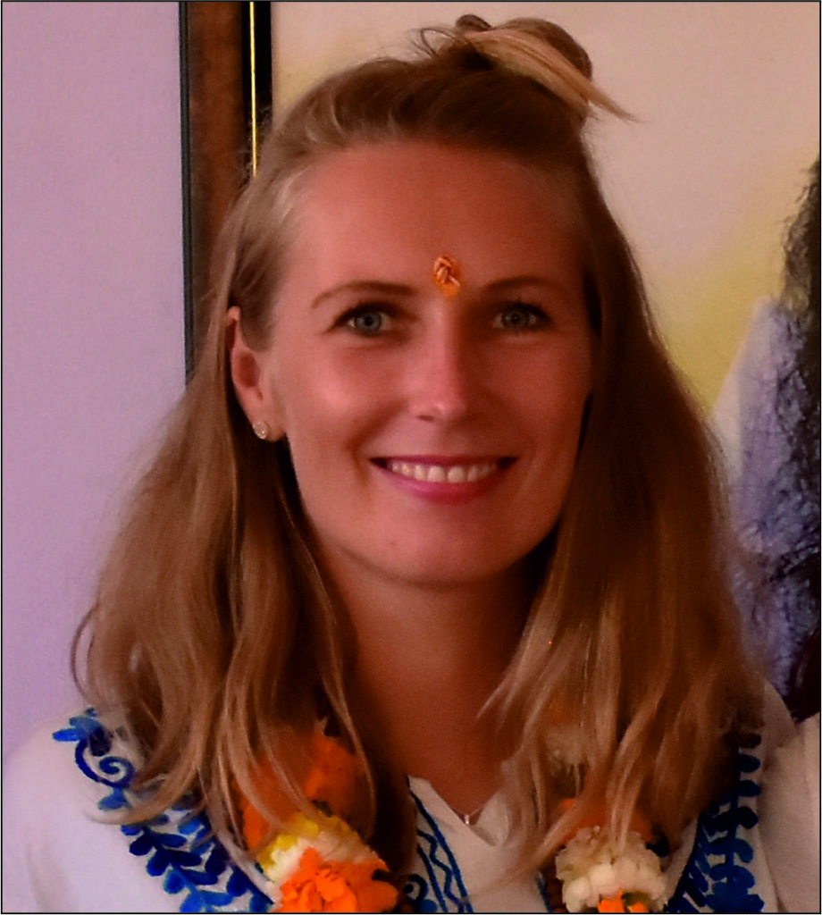 yoga essence ashram review by Isabella